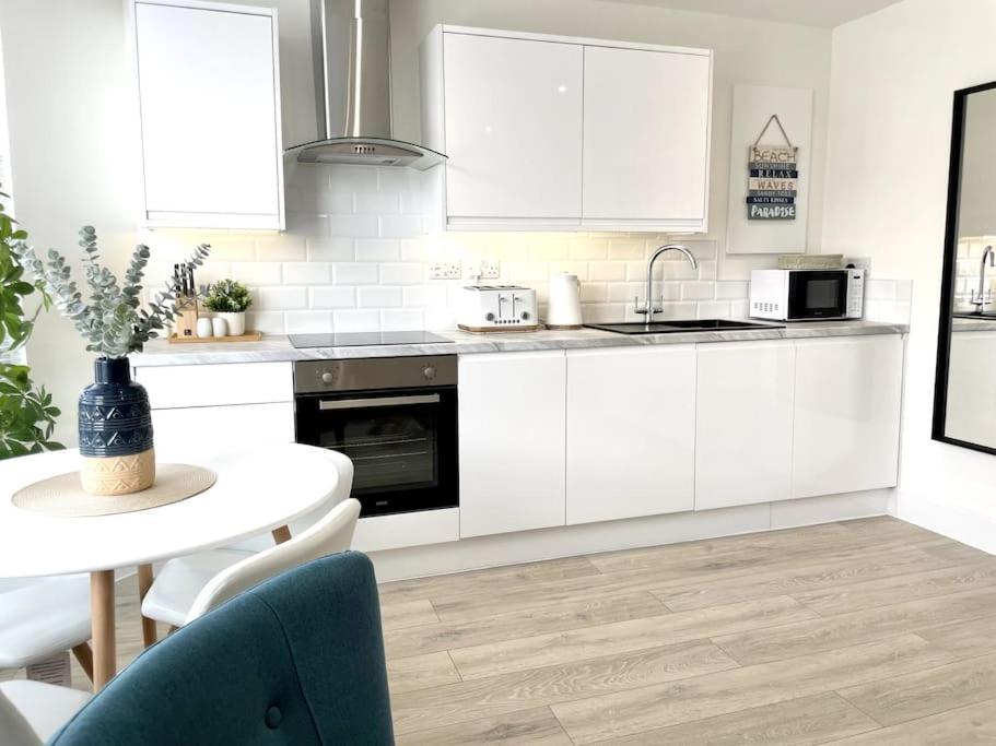 Luxury Porthcawl 1 Bedroom Apt, Prime Location Exteriör bild