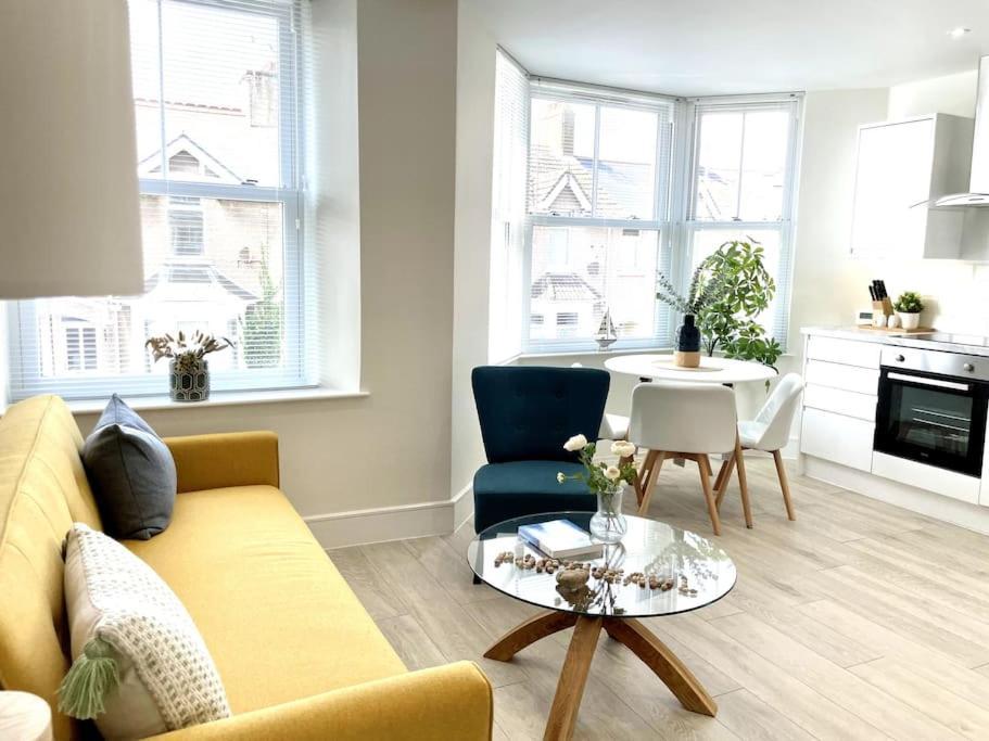 Luxury Porthcawl 1 Bedroom Apt, Prime Location Exteriör bild